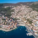 Cozy Marina With Private Pool In Labin