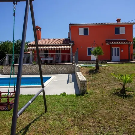 Cozy Marina With Private Pool In Labin *