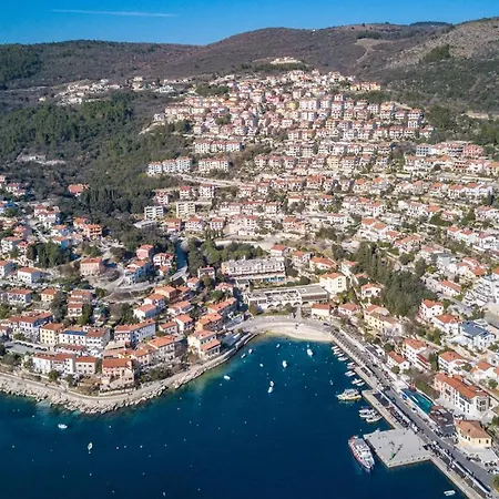 Cozy Marina With Private Pool In Labin
