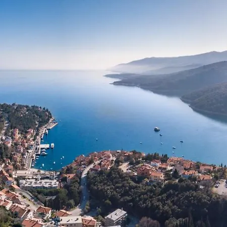 Cozy Marina With Private Pool In Labin