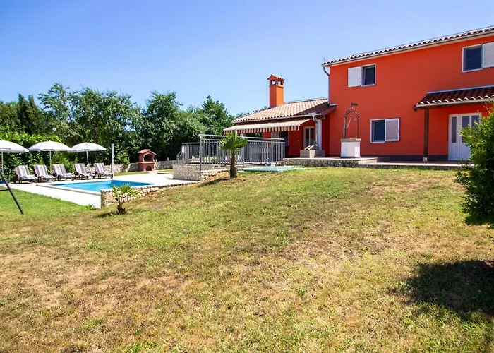 Cozy Marina With Private Pool In Labin Villa