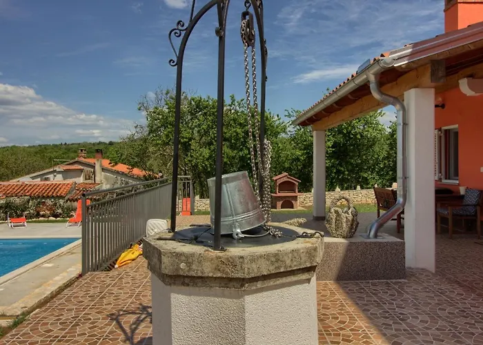 Cozy Marina With Private Pool In Labin * Martinski
