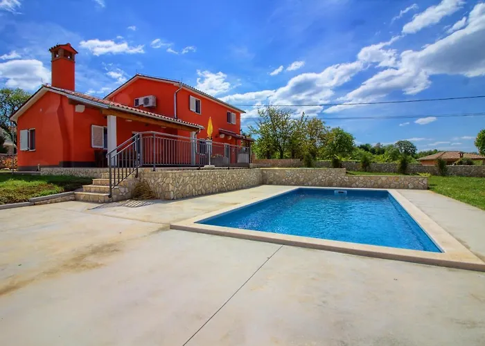 Cozy Marina With Private Pool In Labin