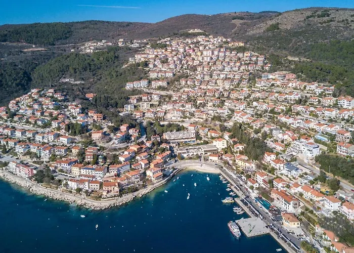 Cozy Marina With Private Pool In Labin