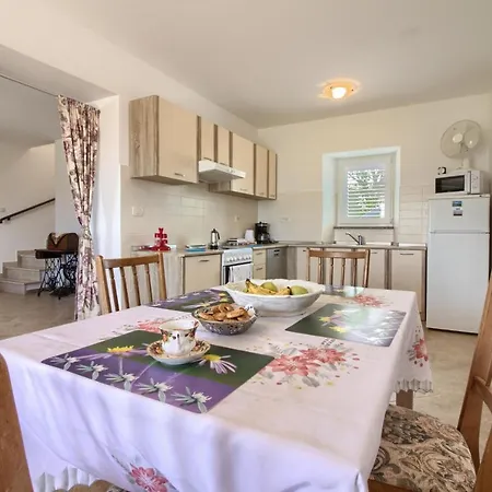 Cozy Marina With Private Pool In Labin * Martinski