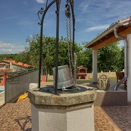 Cozy Marina With Private Pool In Labin * Martinski