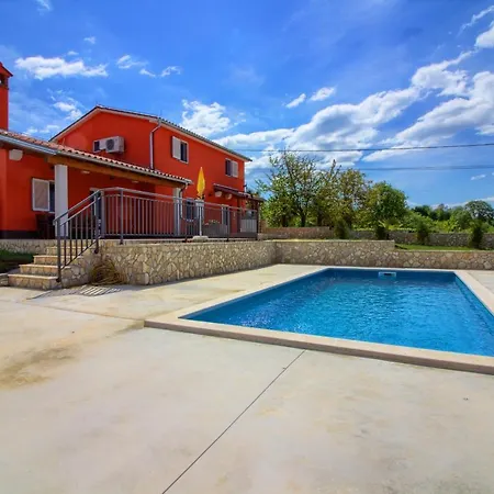 Cozy Marina With Private Pool In Labin