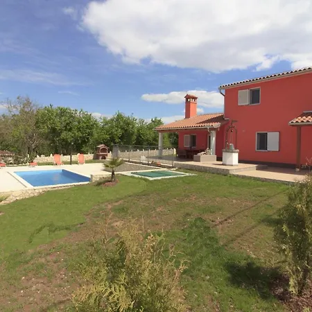 Cozy Marina With Private Pool In Labin