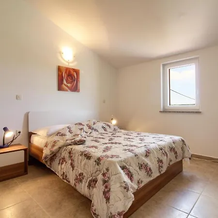 Cozy Marina With Private Pool In Labin *