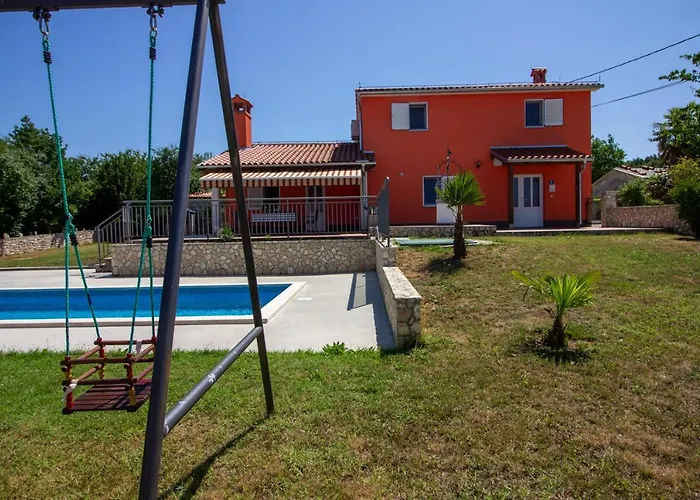 Cozy Marina With Private Pool In Labin *
